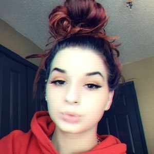 Meet your Posher, Elise